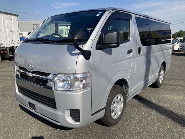 Toyota HIACE VAN 2020-09 14600-1