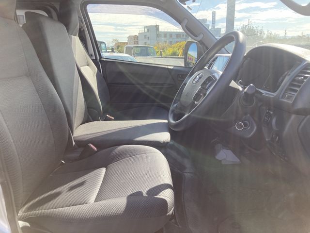 Toyota HIACE VAN 2020-09 14600-7