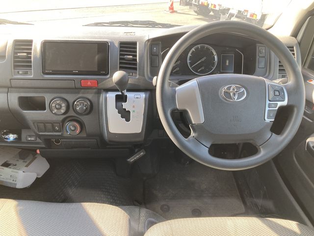 Toyota HIACE VAN 2020-09 14600-9