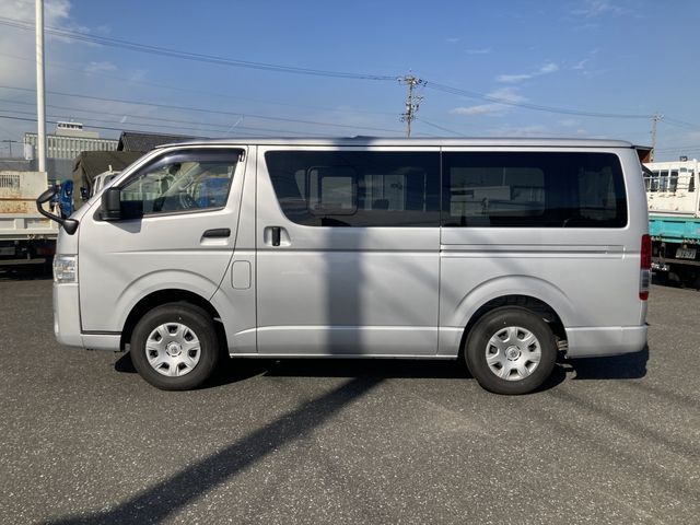 Toyota HIACE VAN 2020-09 14600-2