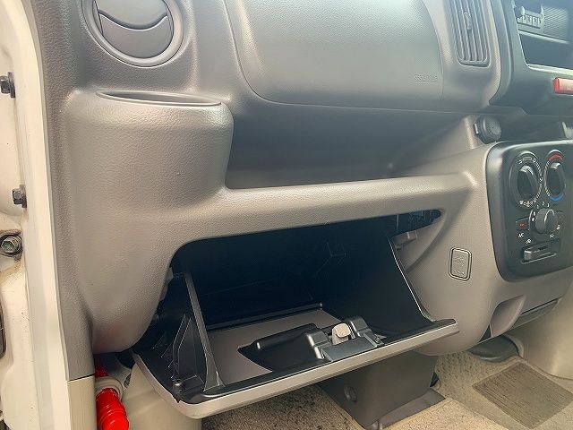 Mitsubishi MINICAB VAN 2017-09 24682-10