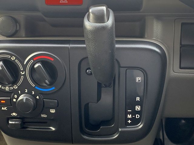 Mitsubishi MINICAB VAN 2017-09 24682-19