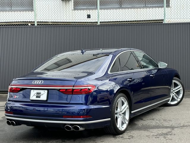 Audi S8 2020-09 195657-4