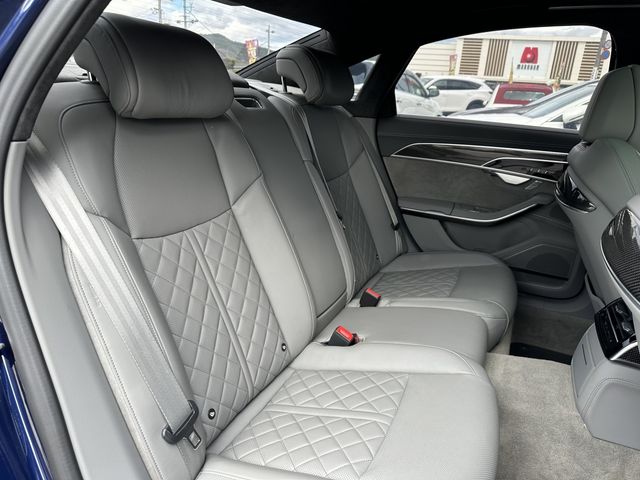 Audi S8 2020-09 195657-12