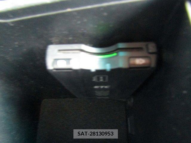 Toyota VOXY 2013-06 326464-17