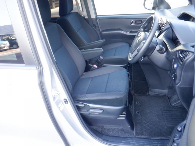 Toyota NOAH HYBRID 2019-09 21276-11