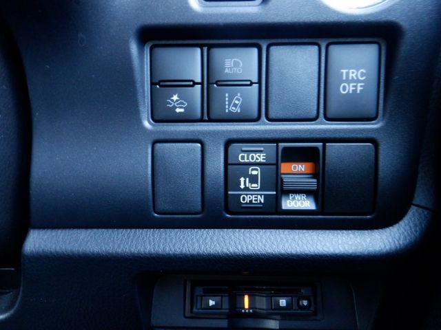 Toyota NOAH HYBRID 2019-09 21276-9