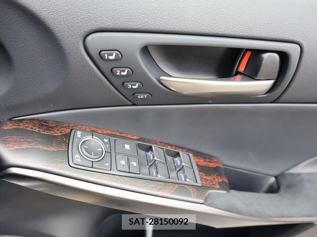Lexus IS 2023-01 388152-17