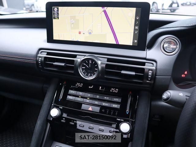 Lexus IS 2023-01 388152-13