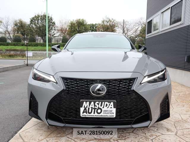 Lexus IS 2023-01 388152-1