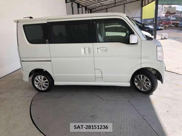 Suzuki EVERY WAGON 2017-06 220407-7