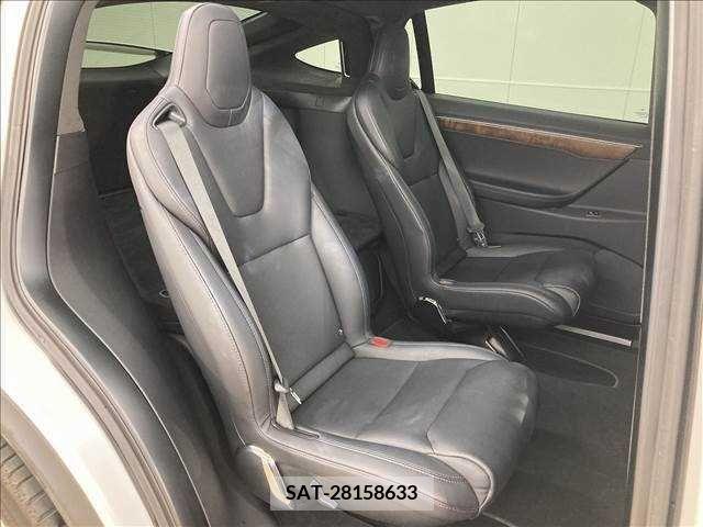 Tesla MODEL X 2017-12 332968-5