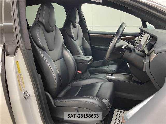 Tesla MODEL X 2017-12 332968-4