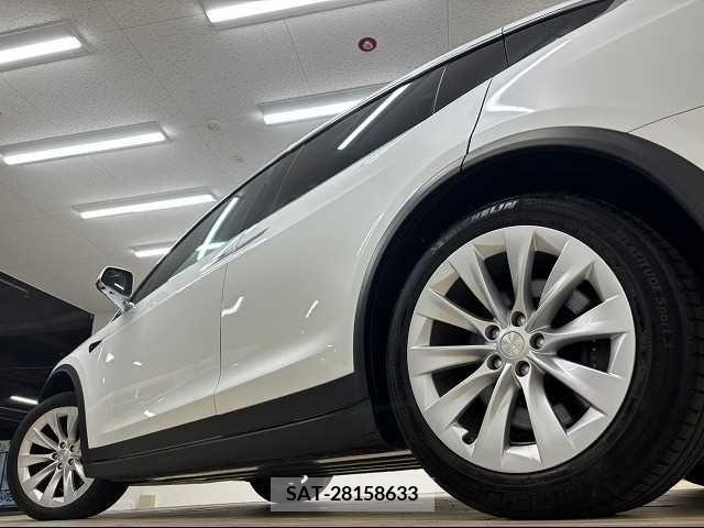 Tesla MODEL X 2017-12 332968-18