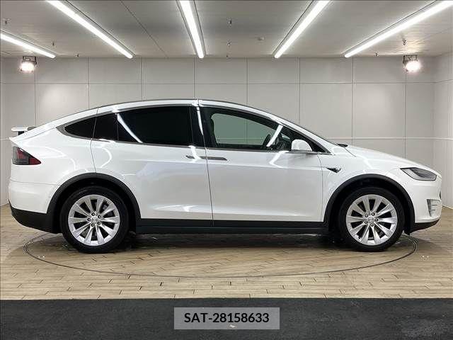 Tesla MODEL X 2017-12 332968-16