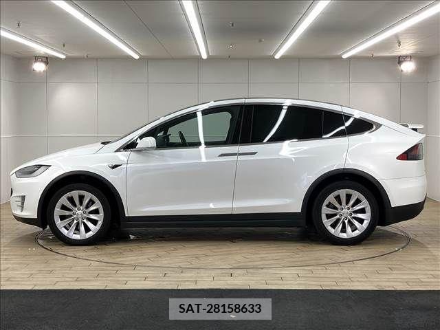 Tesla MODEL X 2017-12 332968-15