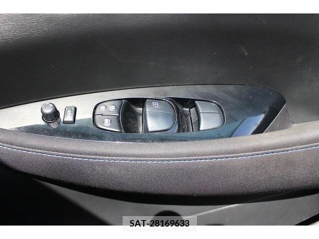 Nissan LEAF 2018-01 245848-16