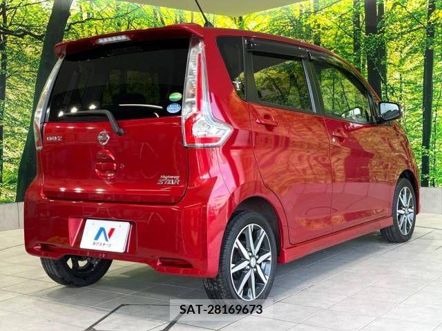 Nissan DAYZ 2017-05 353405-17