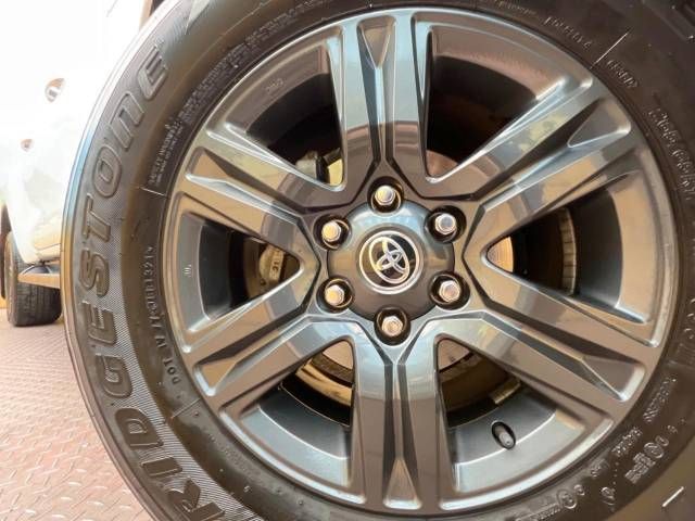 Toyota HILUX 2021-06 187943-13