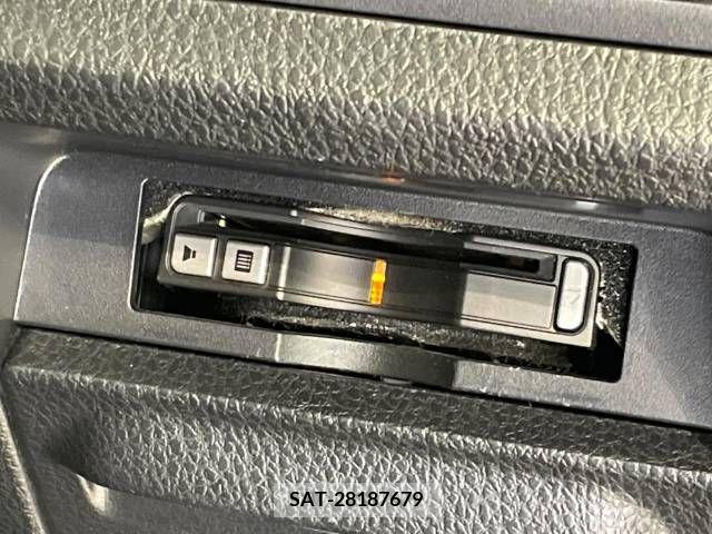 Toyota VOXY 2015-09 321448-5