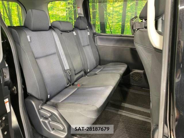 Toyota VOXY 2015-09 321448-9