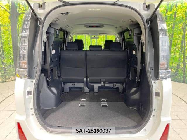 Toyota VOXY 2014-03 341769-11