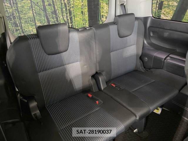 Toyota VOXY 2014-03 341769-10