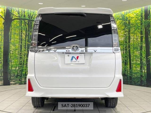 Toyota VOXY 2014-03 341769-16