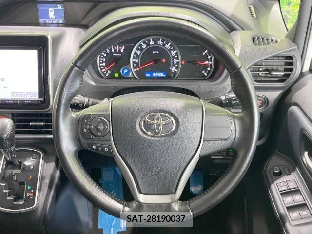 Toyota VOXY 2014-03 341769-13