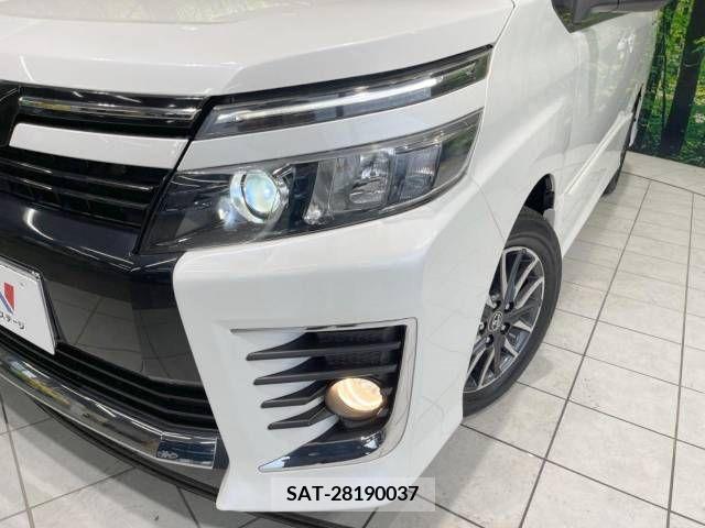 Toyota VOXY 2014-03 341769-12