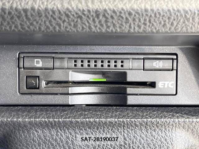 Toyota VOXY 2014-03 341769-5