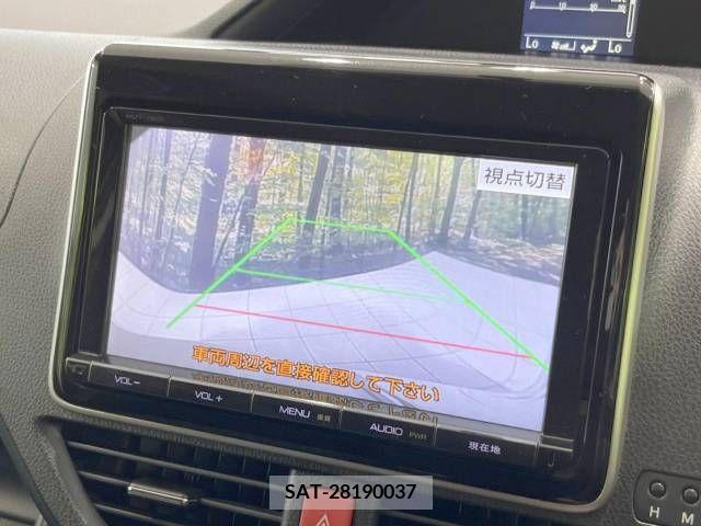 Toyota VOXY 2014-03 341769-3