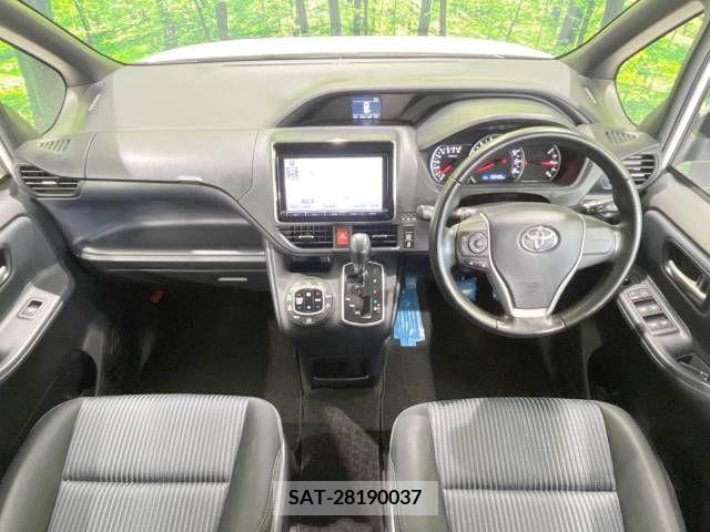 Toyota VOXY 2014-03 341769-1