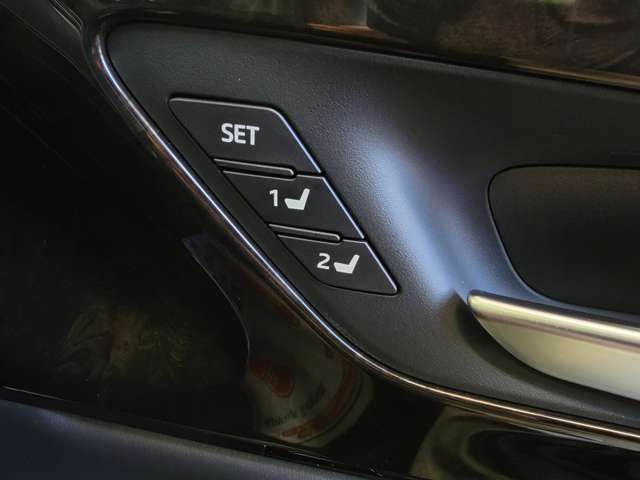 Toyota CROWN SEDAN 2018-08 23372-9