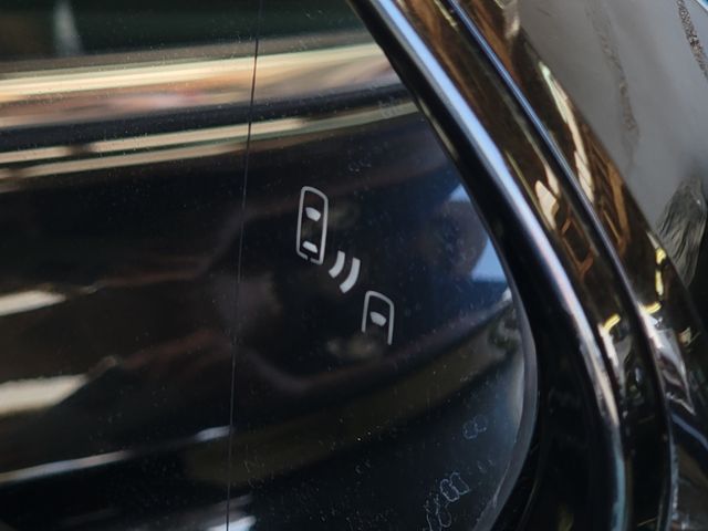 Toyota CROWN SEDAN 2018-08 23372-23