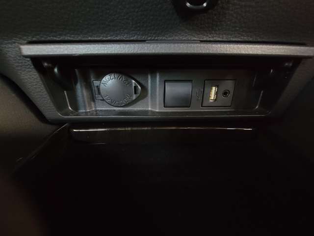 Toyota CROWN SEDAN 2018-08 23372-10