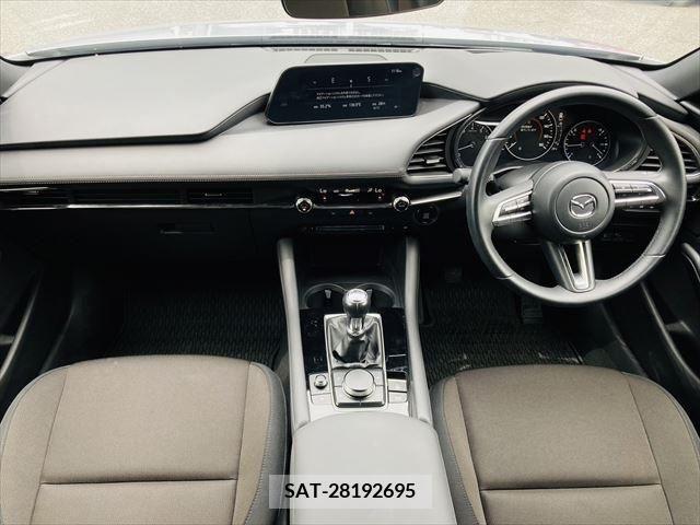 Mazda MAZDA3 2019-08 301038-1