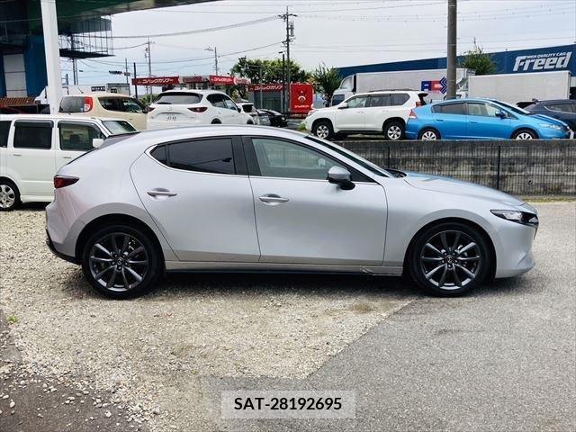 Mazda MAZDA3 2019-08 301038-16