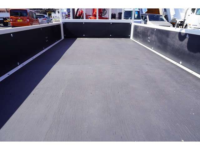 Mitsubishi CANTER 2023-04 13665-13