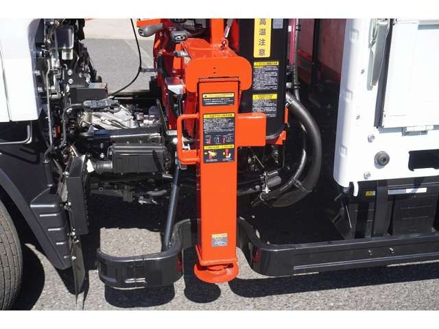 Mitsubishi CANTER 2023-04 13665-19