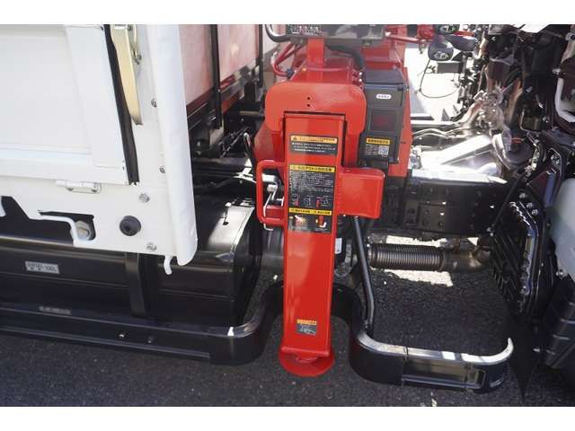 Mitsubishi CANTER 2023-04 13665-18