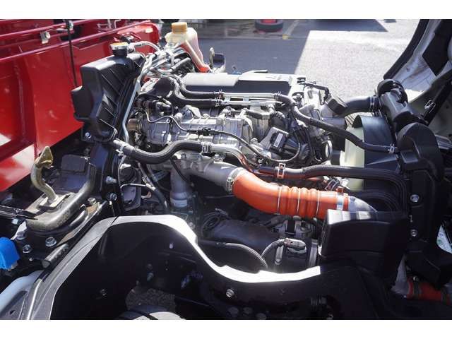 Mitsubishi CANTER 2023-04 13665-12