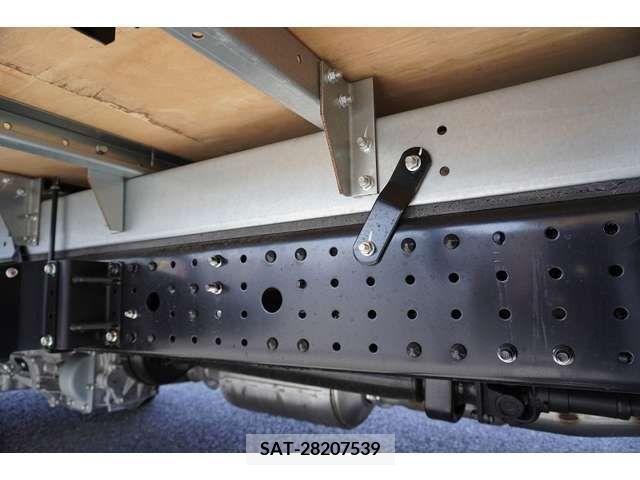 Mitsubishi CANTER 2023-04 263456-10