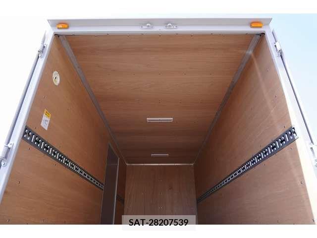 Mitsubishi CANTER 2023-04 263456-17
