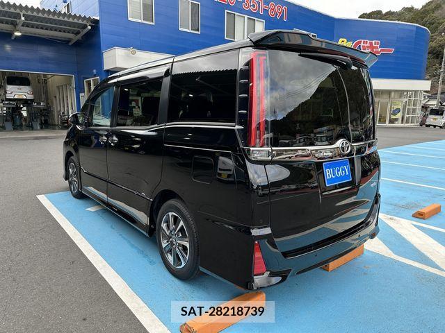 Toyota NOAH 2021-02 211761-6