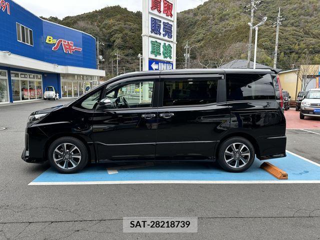 Toyota NOAH 2021-02 211761-7