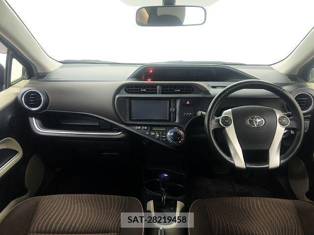 Toyota AQUA 2013-12 356197-1