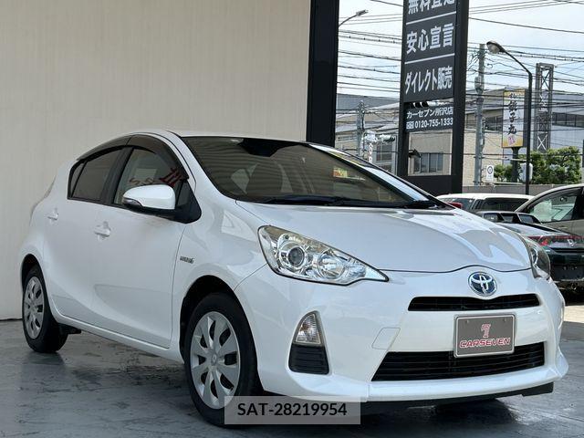 Toyota AQUA 2014-05 356143-2