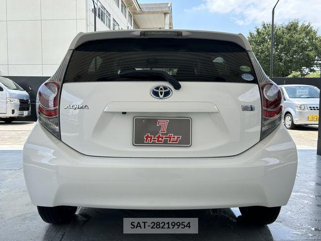 Toyota AQUA 2014-05 356143-5