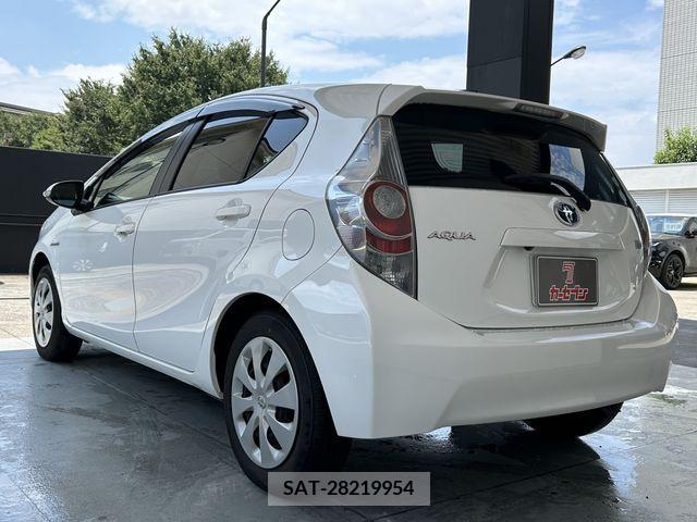 Toyota AQUA 2014-05 356143-6